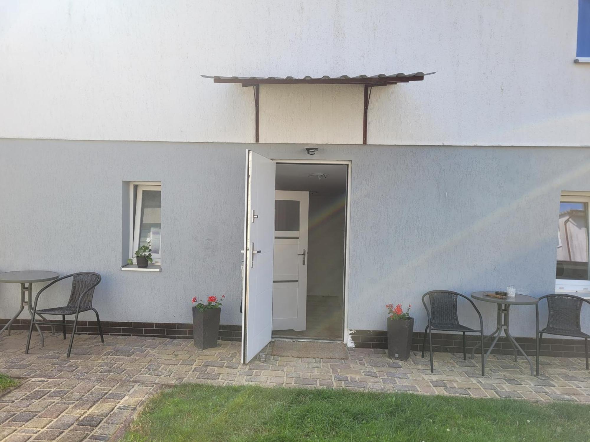 Pokoje Goscinne Galeon W Darlowku Ujście-Darłowskie Екстериор снимка